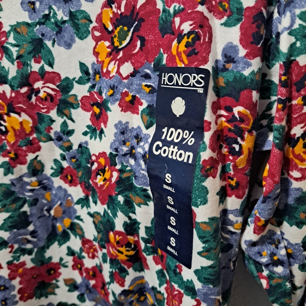 Vintage Honors Floral Turtleneck Top - Picture 2 of 6